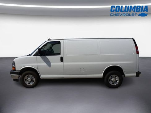 Used 2024 Chevrolet Express 2500 w/ Driver Convenience Package RWD image 6