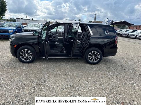 Used 2024 Chevrolet Tahoe LT w/ LT Signature Package AWD/4WD image 35