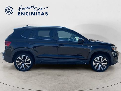 Certified 2023 Volkswagen Taos SE w/ Panoramic Sunroof Package FWD image 6