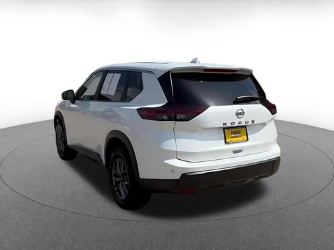 Used 2026 Nissan Rogue SV FWD image 11