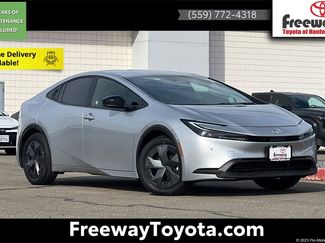 Used 2025 Toyota Prius LE video 1