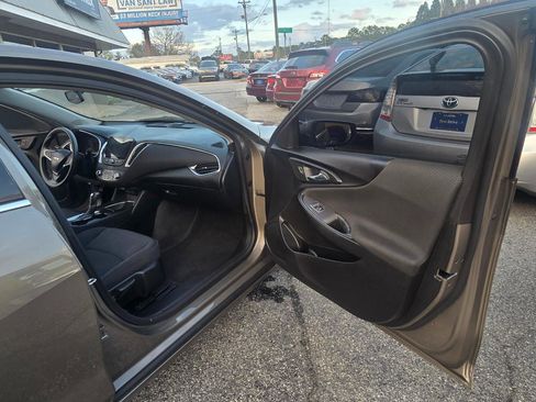 Used 2020 Chevrolet Malibu LT FWD image 9