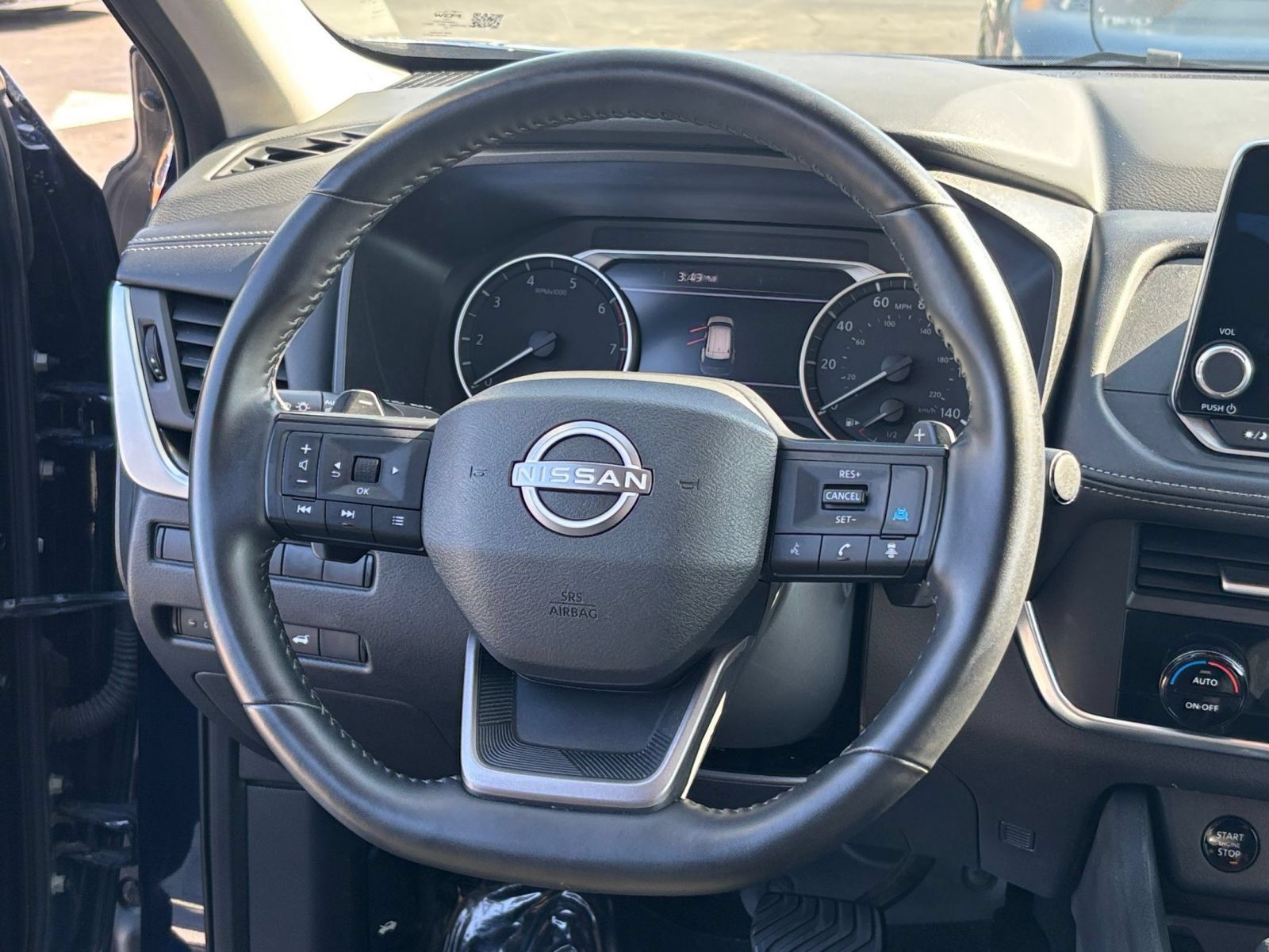 Used 2025 Nissan Rogue SV FWD image 29