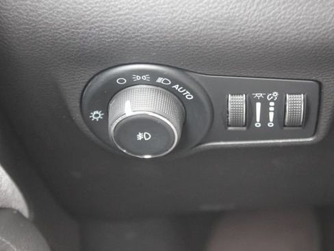Used 2022 Jeep Compass Latitude w/ Convenience Group AWD/4WD image 19