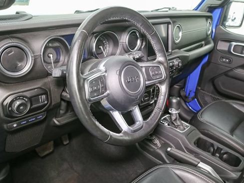 Used 2023 Jeep Wrangler Unlimited Sahara w/ Cold Weather Group AWD/4WD image 21