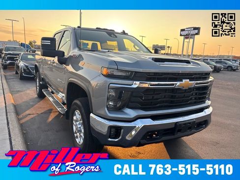 Used 2024 Chevrolet Silverado 3500 LT w/ Convenience Package AWD/4WD image 1