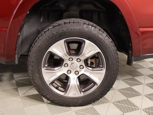 Used 2019 RAM 1500 Laramie AWD/4WD image 18