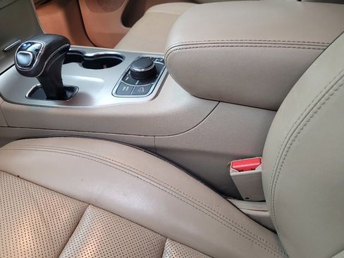 Used 2015 Jeep Grand Cherokee Overland AWD/4WD image 26