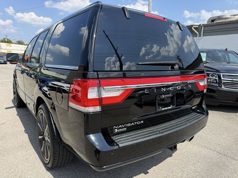 Used 2016 Lincoln Navigator Reserve AWD/4WD image 7