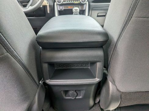 Used 2021 Toyota RAV4 LE FWD image 16