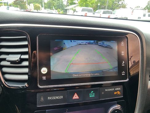 Used 2018 Mitsubishi Outlander SE FWD image 25