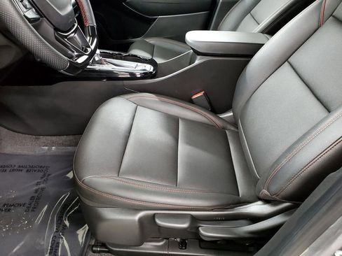 Used 2025 Chevrolet Trax RS w/ Driver Confidence Package image 13