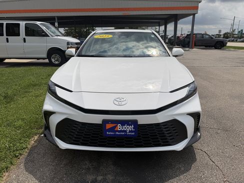 Used 2025 Toyota Camry SE w/ Multimedia Upgrade Package AWD/4WD image 7