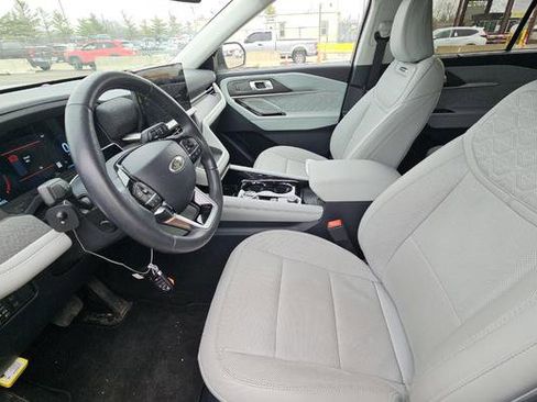 Used 2025 Ford Explorer Platinum w/ Ultimate Package image 8