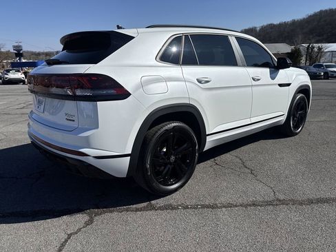 Certified 2025 Volkswagen Atlas Cross Sport SEL R-Line image 4
