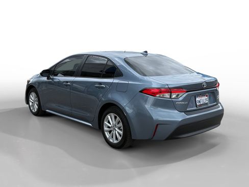 Used 2024 Toyota Corolla LE w/ LE Convenience Package FWD image 3