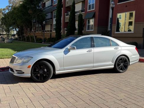 Used 2010 Mercedes-Benz S 550 image 3