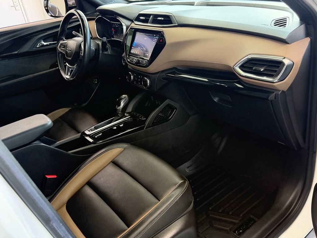 Used 2021 Chevrolet TrailBlazer ACTIV w/ Sun and Liftgate Package FWD image 15