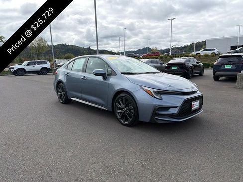 Used 2024 Toyota Corolla SE w/ SE Convenience Package FWD image 6
