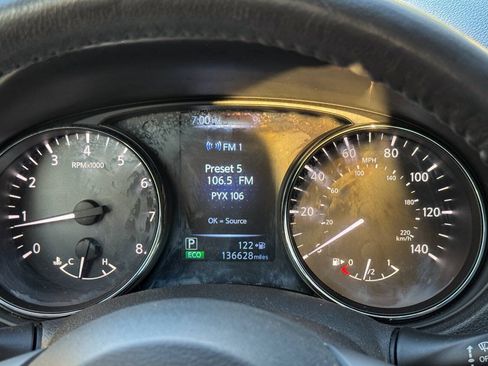 Used 2017 Nissan Rogue SV AWD/4WD image 28