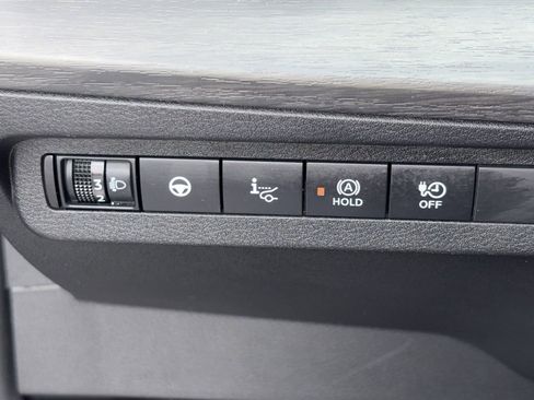 Used 2023 Nissan Ariya AWD image 21