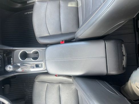 Used 2020 Chevrolet Equinox Premier image 25