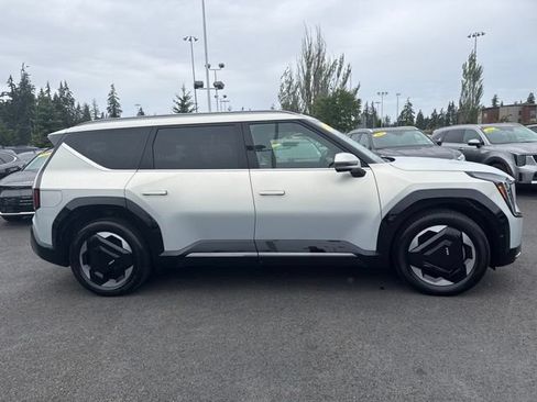 Certified 2024 Kia EV9 Land AWD/4WD image 4