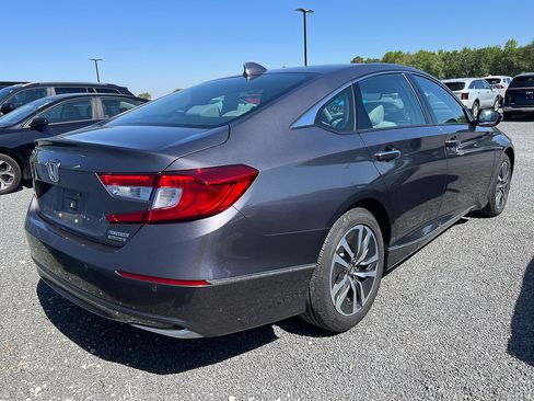 Used 2018 Honda Accord Touring image 6