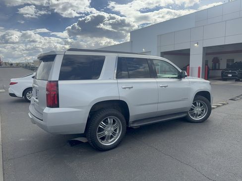 Used 2018 Chevrolet Tahoe LT image 2