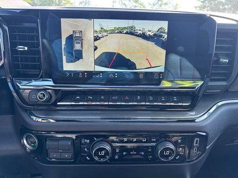 Used 2024 Chevrolet Silverado 1500 ZR2 w/ Technology Package AWD/4WD image 33