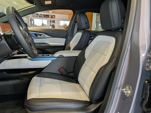 New 2025 Chevrolet Equinox EV LT AWD/4WD image 6