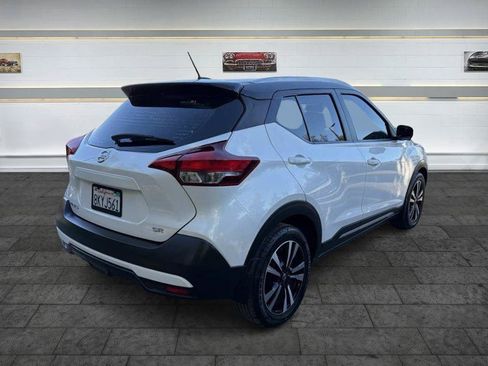 Used 2019 Nissan Kicks SR FWD image 7