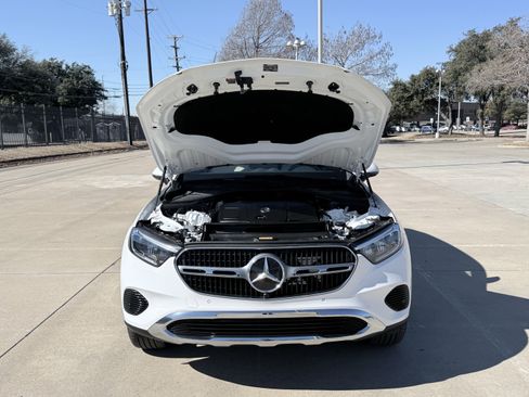 Used 2025 Mercedes-Benz GLC 300 4MATIC image 20