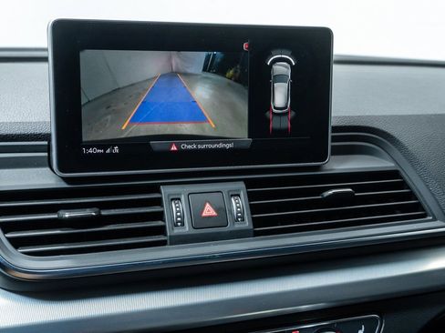 Used 2020 Audi Q5 2.0T Titanium Premium Plus w/ Premium Plus Package image 17