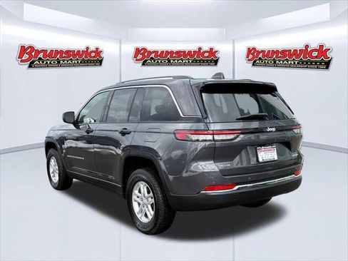 Certified 2023 Jeep Grand Cherokee Laredo w/ Luxury Tech Group I image 6