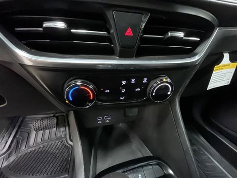 Used 2024 Buick Encore GX Preferred FWD image 16