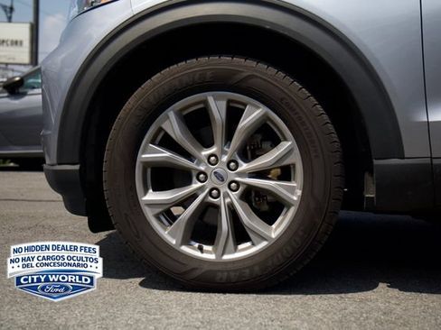 Certified 2022 Ford Explorer XLT w/ Equipment Group 202A AWD/4WD image 6