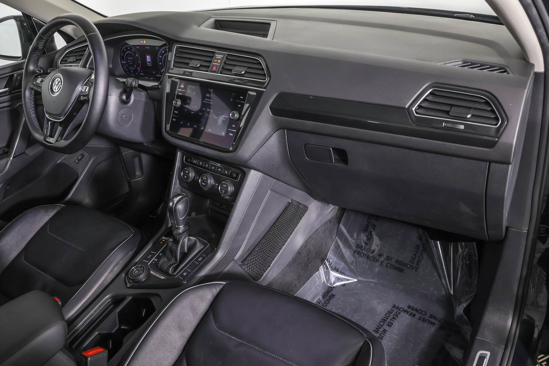 Used 2018 Volkswagen Tiguan SEL Premium AWD/4WD image 45