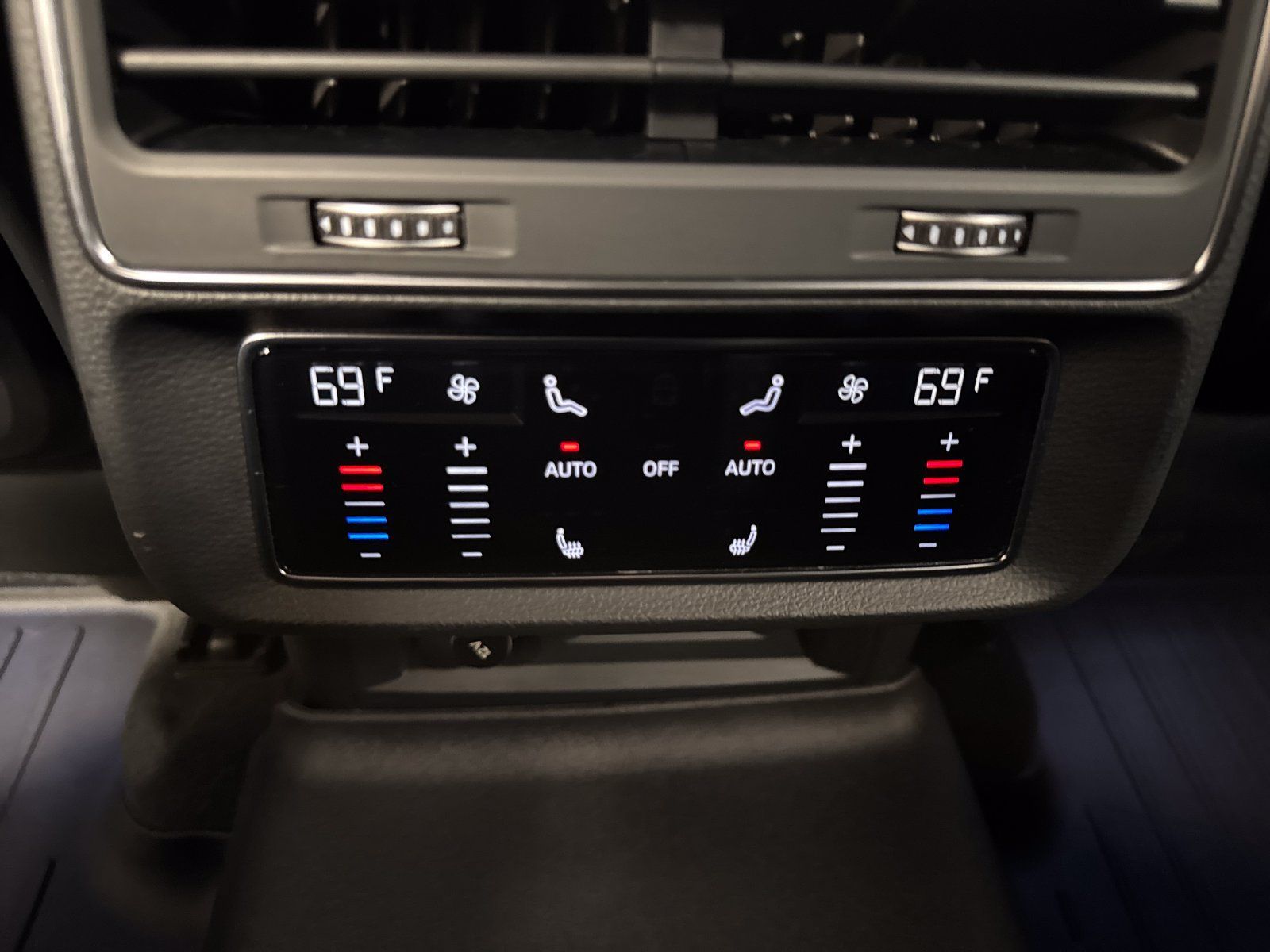 Used 2022 Audi RS Q8 AWD/4WD image 27