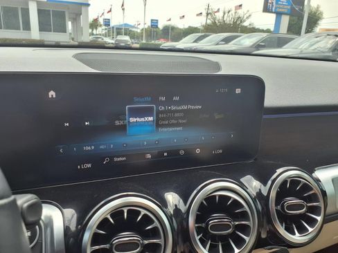 Used 2023 Mercedes-Benz GLB 250 image 22