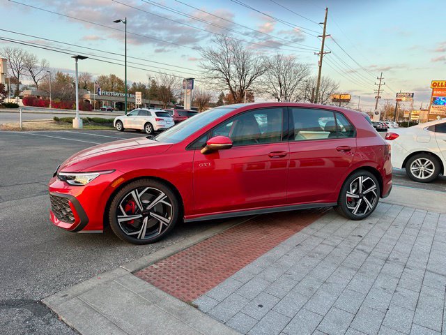 New 2026 Volkswagen GTI SE FWD image 3