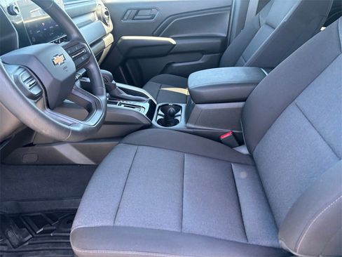 Used 2024 Chevrolet Colorado W/T w/ Technology Package image 10