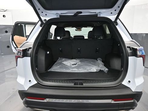New 2026 Chevrolet Equinox ACTIV w/ Convenience Package III image 8