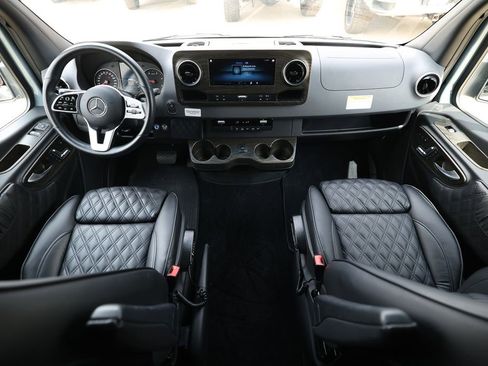 Used 2020 Mercedes-Benz Sprinter 3500 image 34