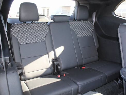 Used 2024 GMC Acadia Denali image 22