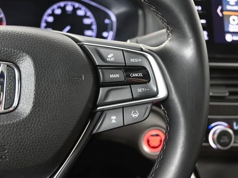 Used 2018 Honda Accord Touring image 38