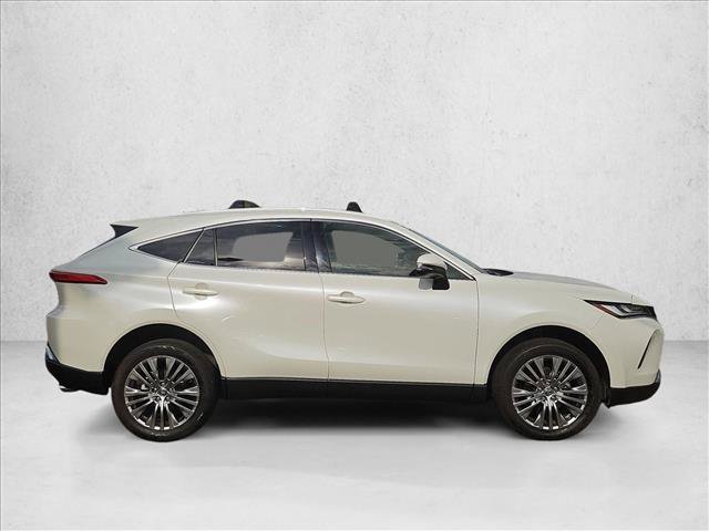 Used 2022 Toyota Venza XLE AWD/4WD image 4
