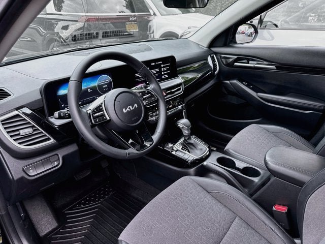 Certified 2024 Kia Seltos X-Line AWD/4WD image 7