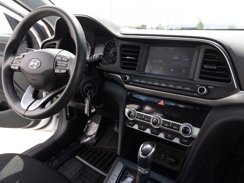 Used 2020 Hyundai Elantra SEL w/ Cargo Package (C1) FWD image 15