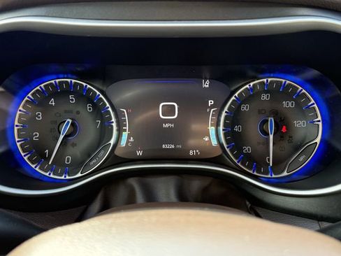 Used 2021 Chrysler Pacifica Touring-L image 26